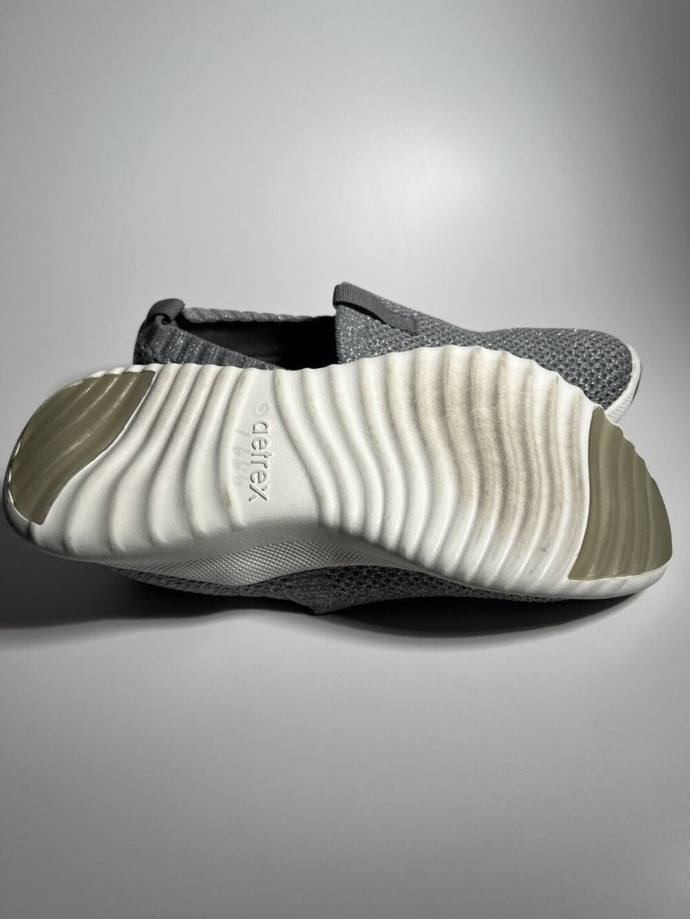 Aetrex Angie Gray White Knit Slip-On Sneakers Women’s Size 7 Comfort Shoes - Picture 11 of 13